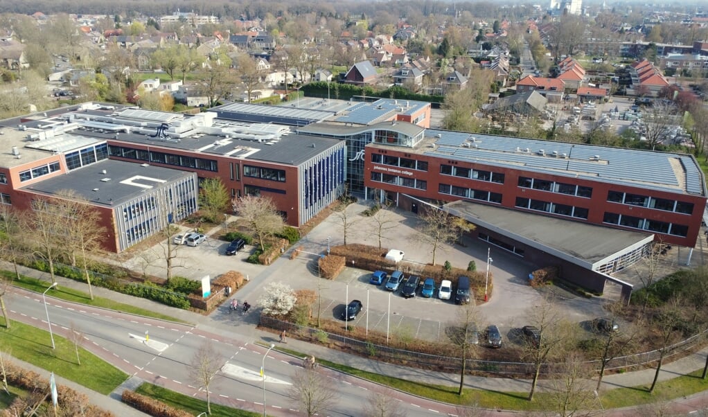 schoolgebouw van het Johannes Fontanus College (JFC) aan de Wethouder Rebellaan in Barneveld