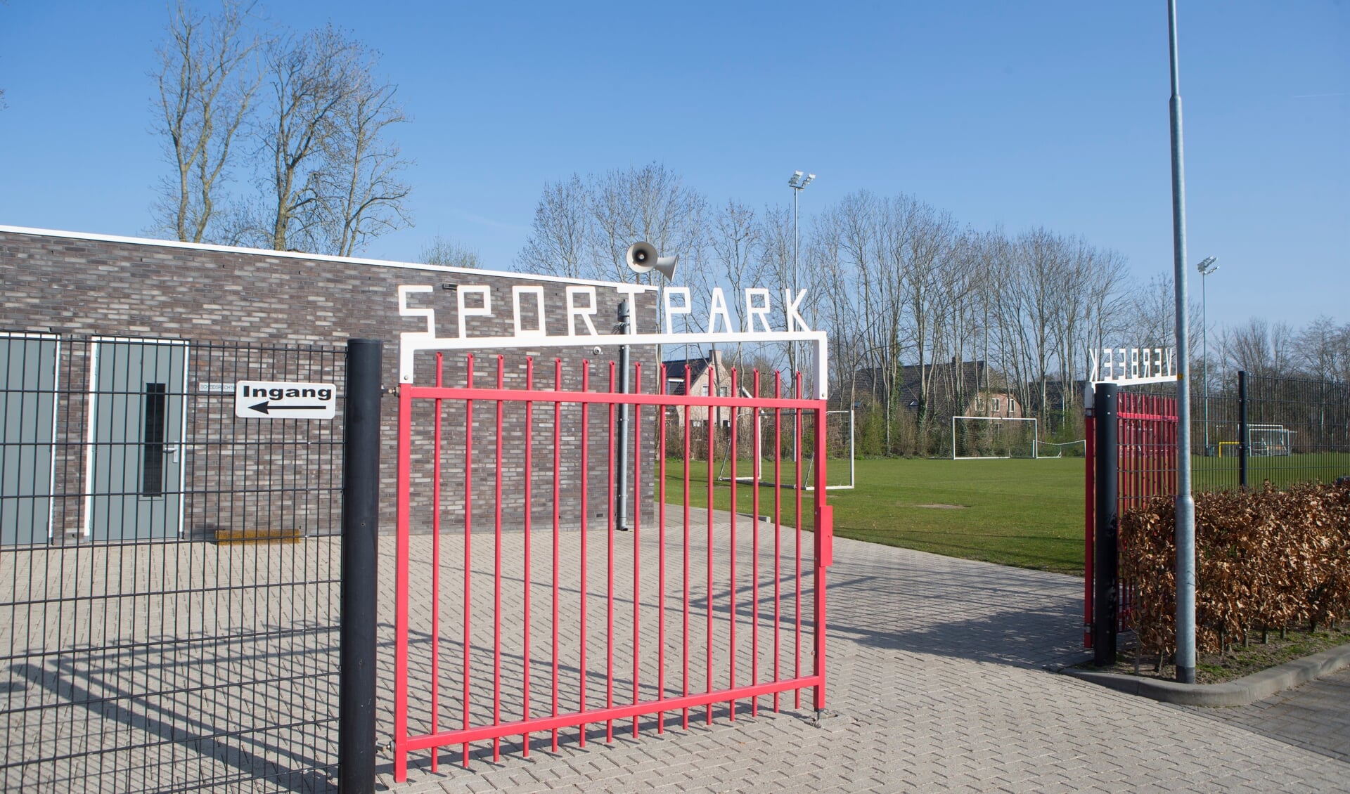 Sportpark Overbeek, met rechts de mogelijke locatie voor een nieuwe sporthal.