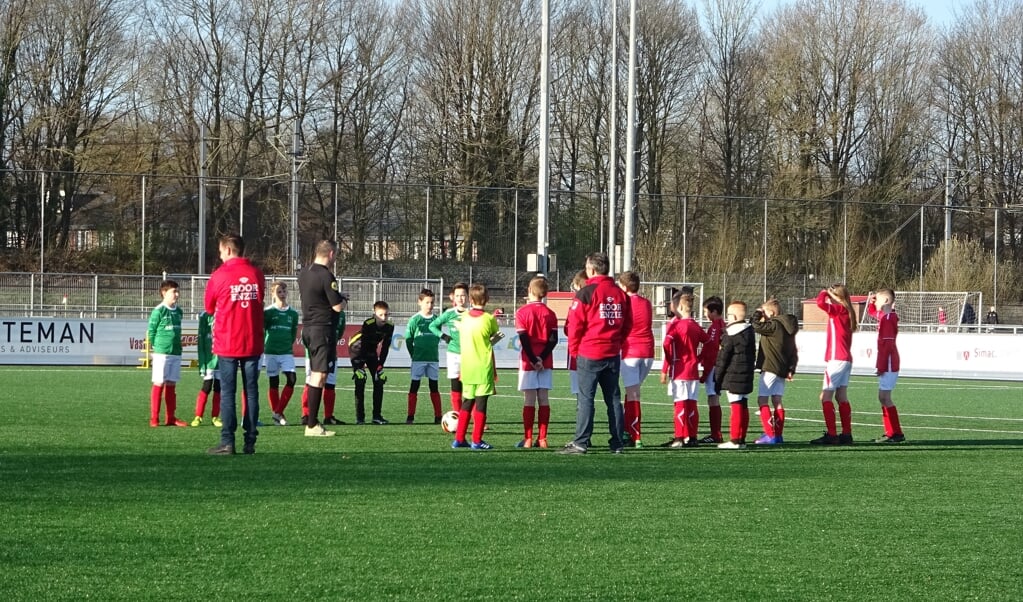 Het was zaterdag 19-3-2022 goed toeven op spartpark Panhuis (rode zijde) tijdens de wedstrijd DOVO JO11-3 - HDS JO11-1.