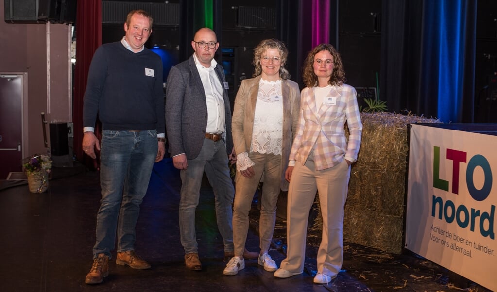 Het nieuwe dagelijks bestuur van LTO Gelderse Vallei waarin de Leusdense Sophie van Roomen (geheel rechts) de rol van vice-voorzitter op zich neemt.