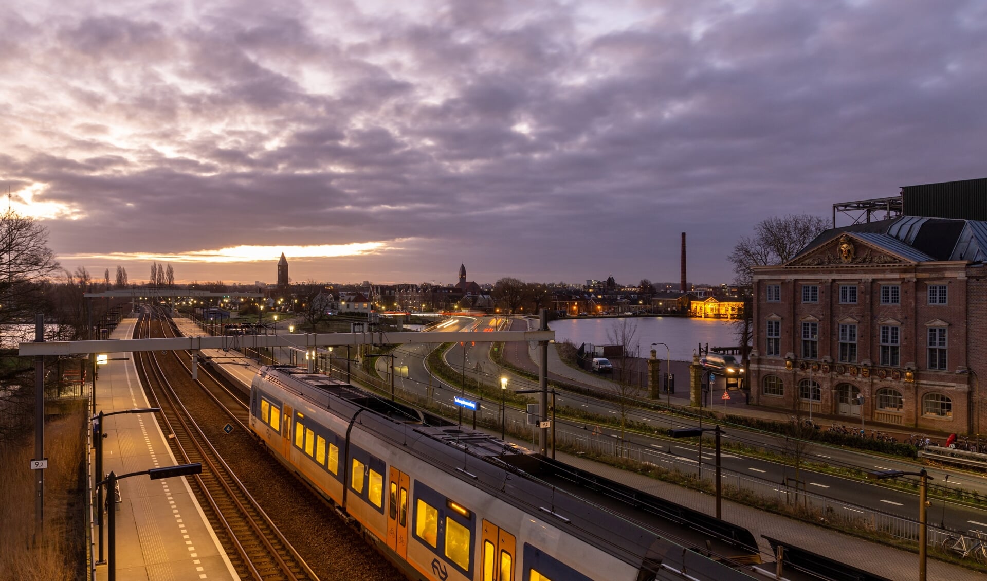 De winnaar van deze week Michel Looyenstein biedt een bijzondere kijk op het station Halfweg-Zwanenburg.