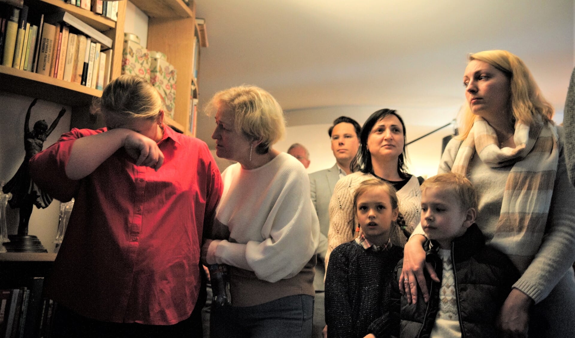 Met het spelen van het Oekraïense volkslied kwamen de emoties los bij de vluchtelingen. 