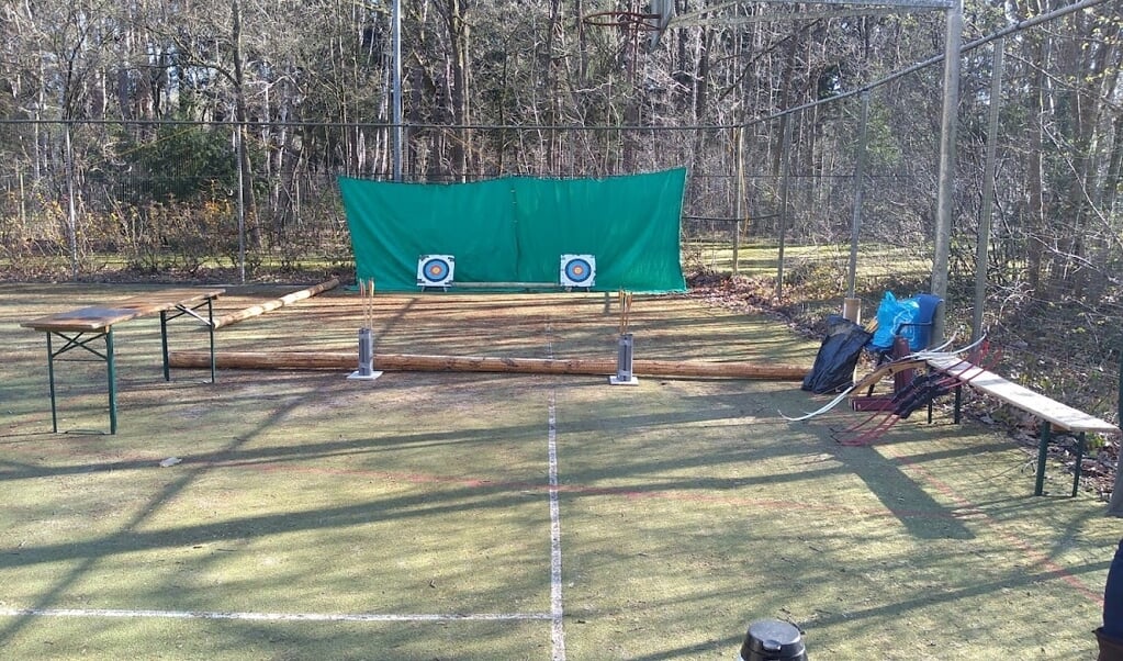 Schietbaan op oud tennisveld
