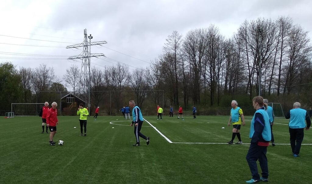 De Walking Footballers van Odijk speelden tegen de OldStars van FC Utrecht