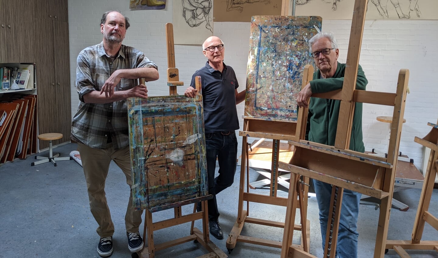 Wie komt de schildersezels vullen tijdens de korte Maarn WIjzer cursussen? Van links naar rechts: Willem van der Veen, Hans Laban en Hans van Niekerk.