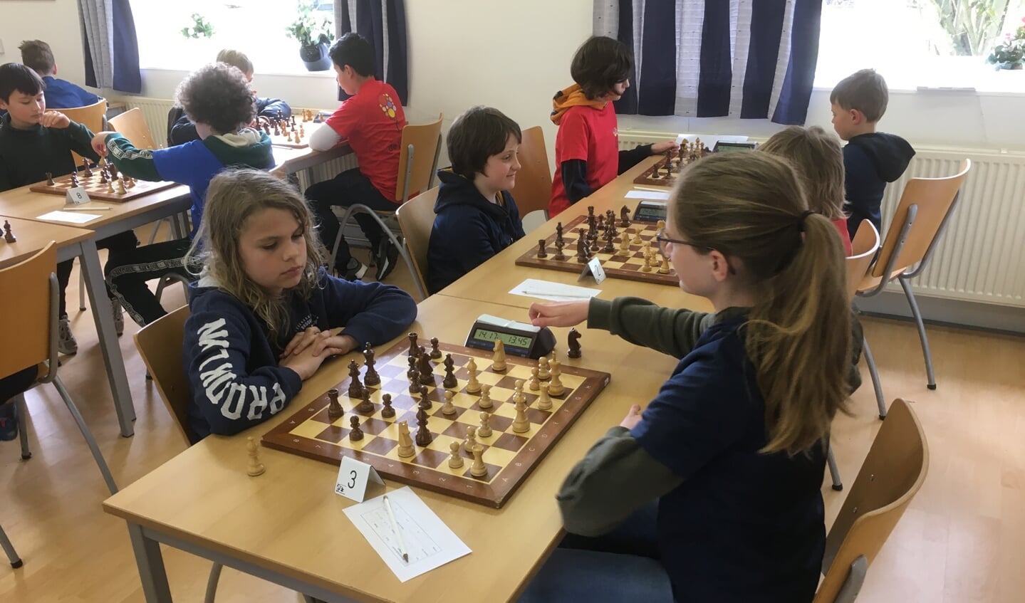 Aan het schaakkampioenschap deden 34 kinderen mee.