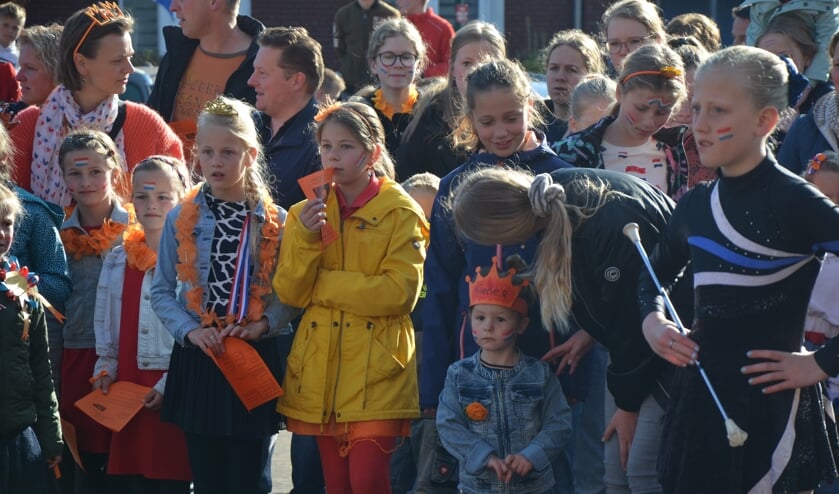 Gezellig druk op het Prinsenplein bij het Dorpshuis