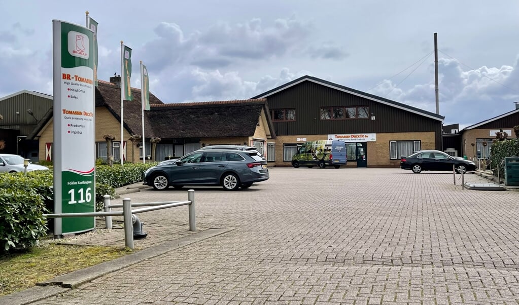 Door het Ermelose college van burgemeester en wethouders werden vier besluiten op één dag genomen rond eendenslachterij Tomassen Duck-To.