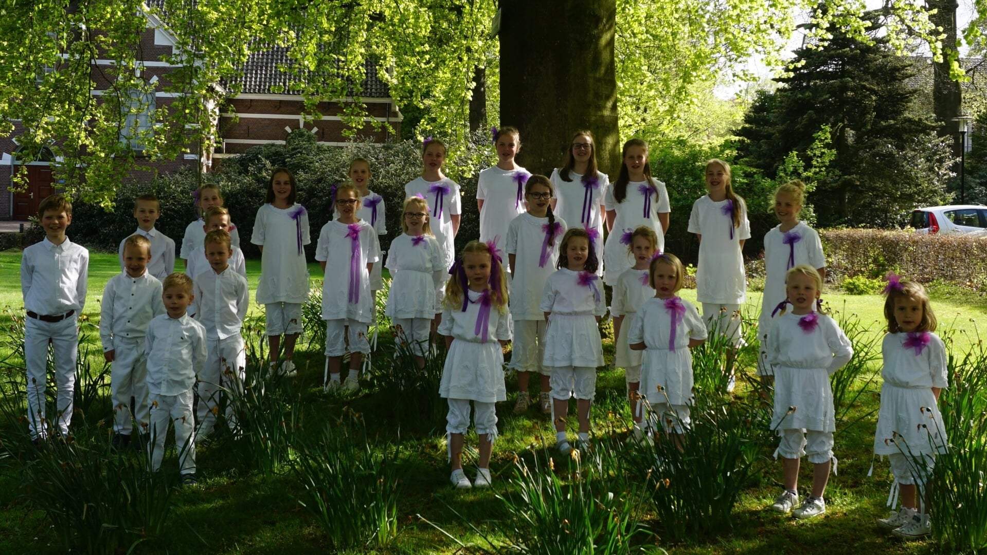 De Veluwsche Sanghertjes geven passie-paasconcert op zaterdag 9 april in de Lukaskerk te Ermelo.
