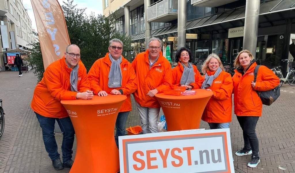Het campagneteam van Seyst.Nu in Belcour.