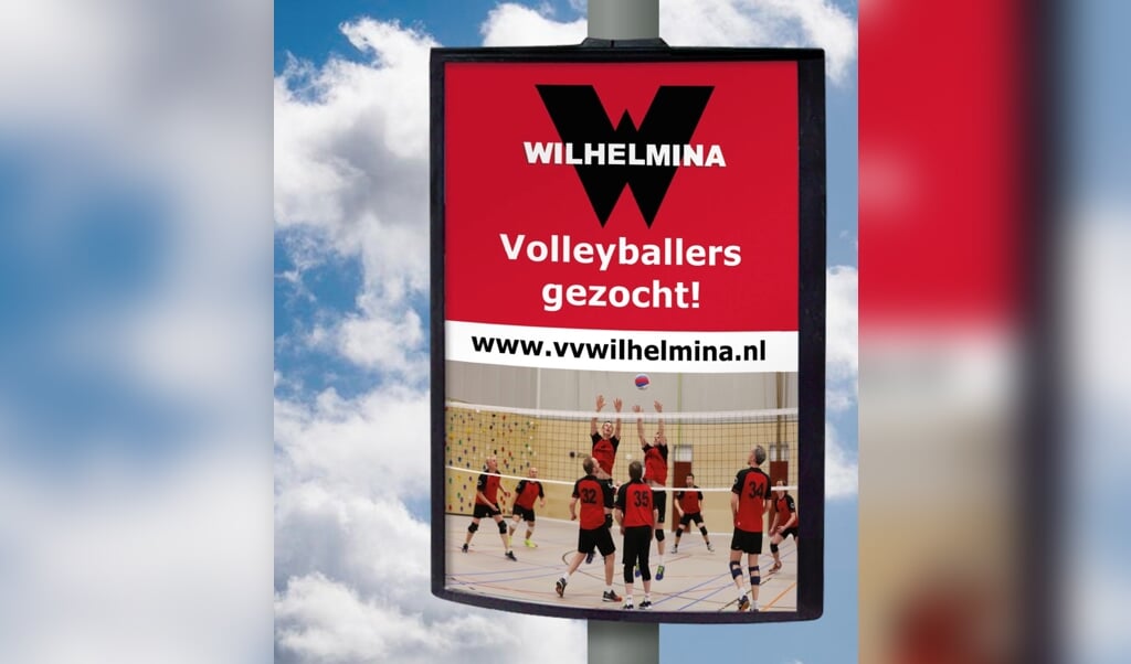 De stad is gevuld met posters voor de volleybalvereniging