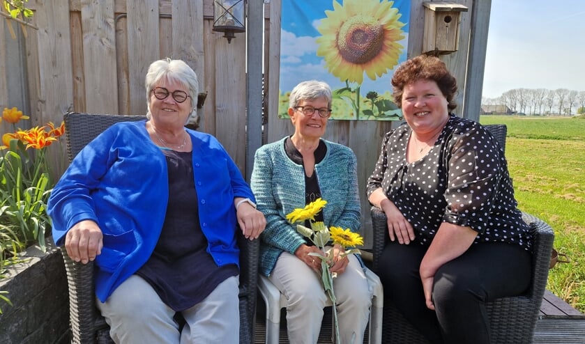 V.l.n.r. Wilma, Dinie en Angela vertelden enthousiast over hun werk bij de Zonnebloem