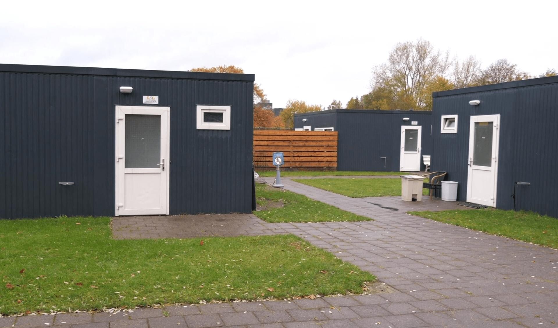 De gemeenten hebben zich bij hun plannen voor prikkelarme woningen laten inspireren in het wijkje Keerpunt Zuid in Hilversum. 