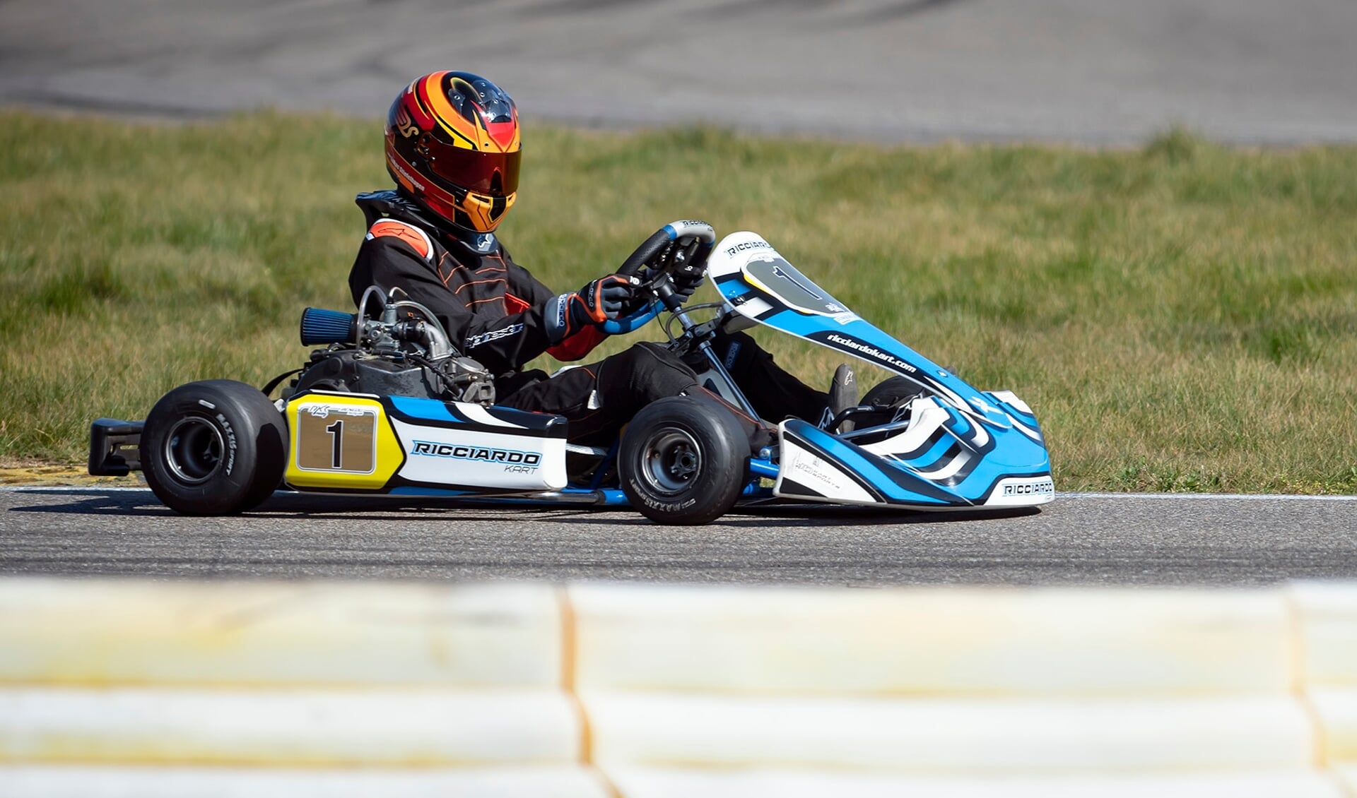 Lukas met zijn eigen kart op Kartcircuit Raceway Venray.