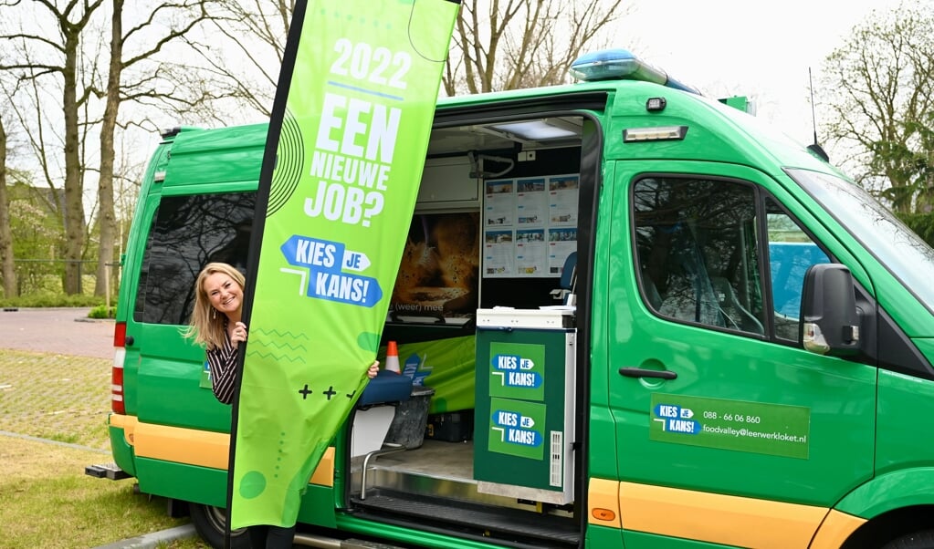 Projectleider Debby Heltzel nodigt je van harte uit om naar de bus te komen.