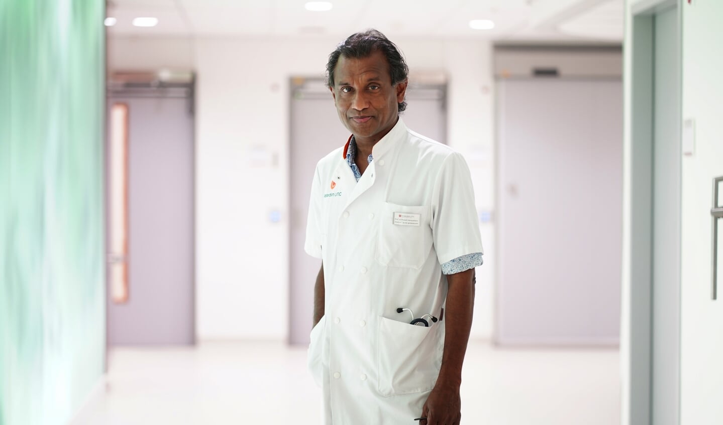 Prabath Nanayakkara is Professor Acute Interne geneeskunde aan Amsterdam UMC en internist. Hij is arts, doet wetenschappelijke onderzoek, begeleidt studenten en is daarnaast singer-songwriter 