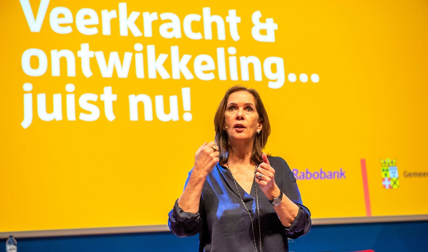 De bekende ondernemer Annemarie van Gaal hield een lezing voorafgaand aan de prijsuitreiking. 