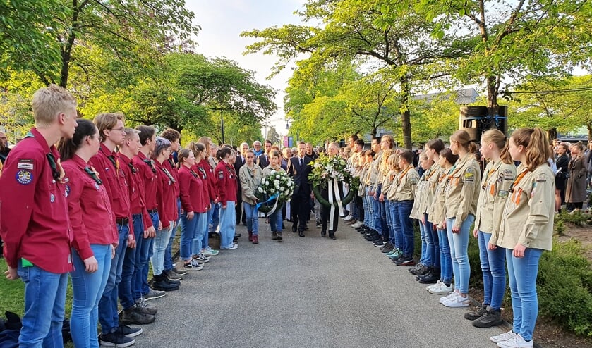 Aankomst van de Stille Tocht in het Bart van Elstplantsoen.