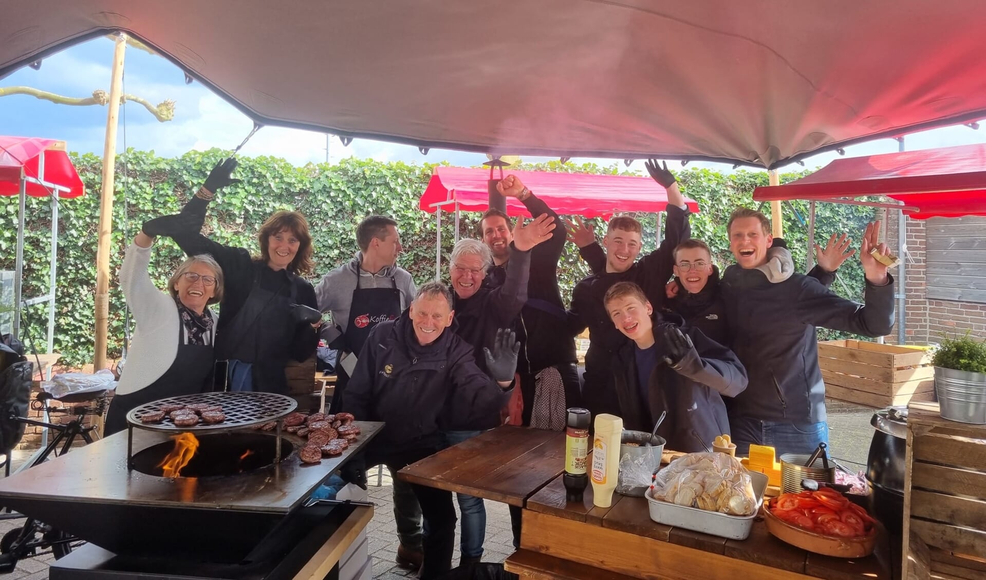 Mooi 't Goy organiseerde een dorpsactiviteit voor de gezelligheid en om de Bloeizone te onthullen. 