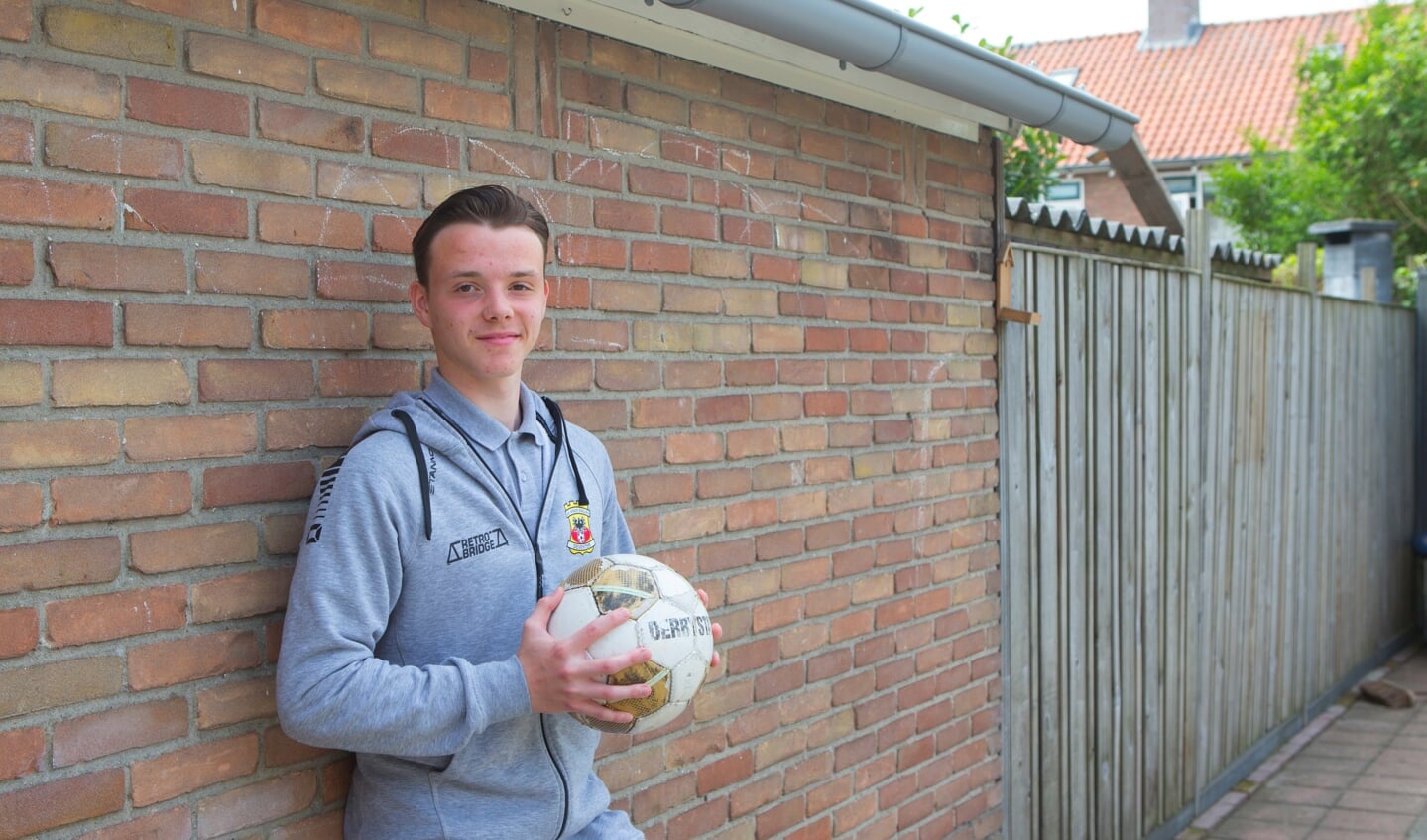 Ferhat Cin heeft zijn contract bij betaald voetbalclub Go Ahead Eagles verlengd.