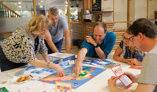 Deze spelers vermaakten zich prima met het Bordspel Mooimakers, een initiatief vanuit Heel Haarlemmermeer.