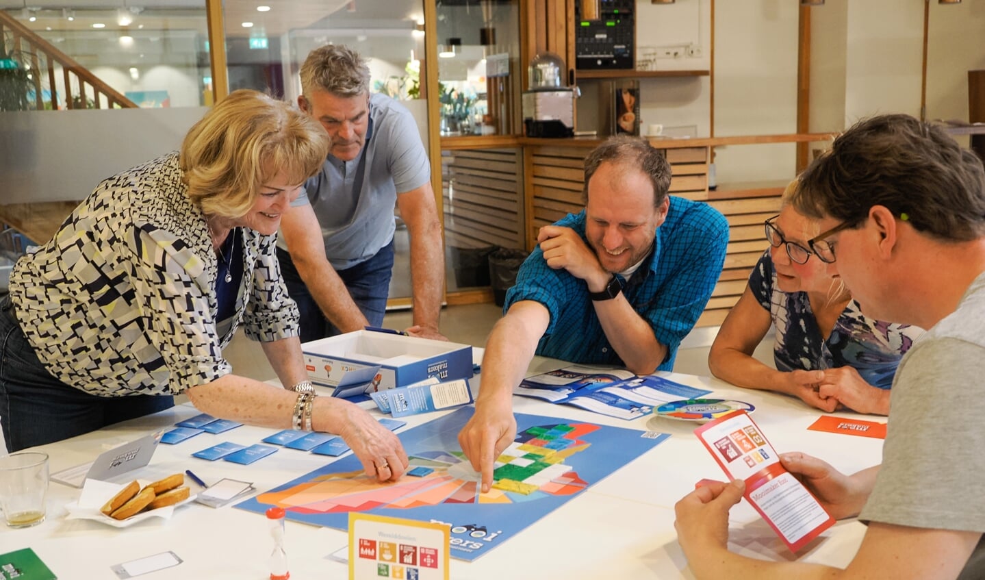 Deze spelers vermaakten zich prima met het Bordspel Mooimakers, een initiatief vanuit Heel Haarlemmermeer.
