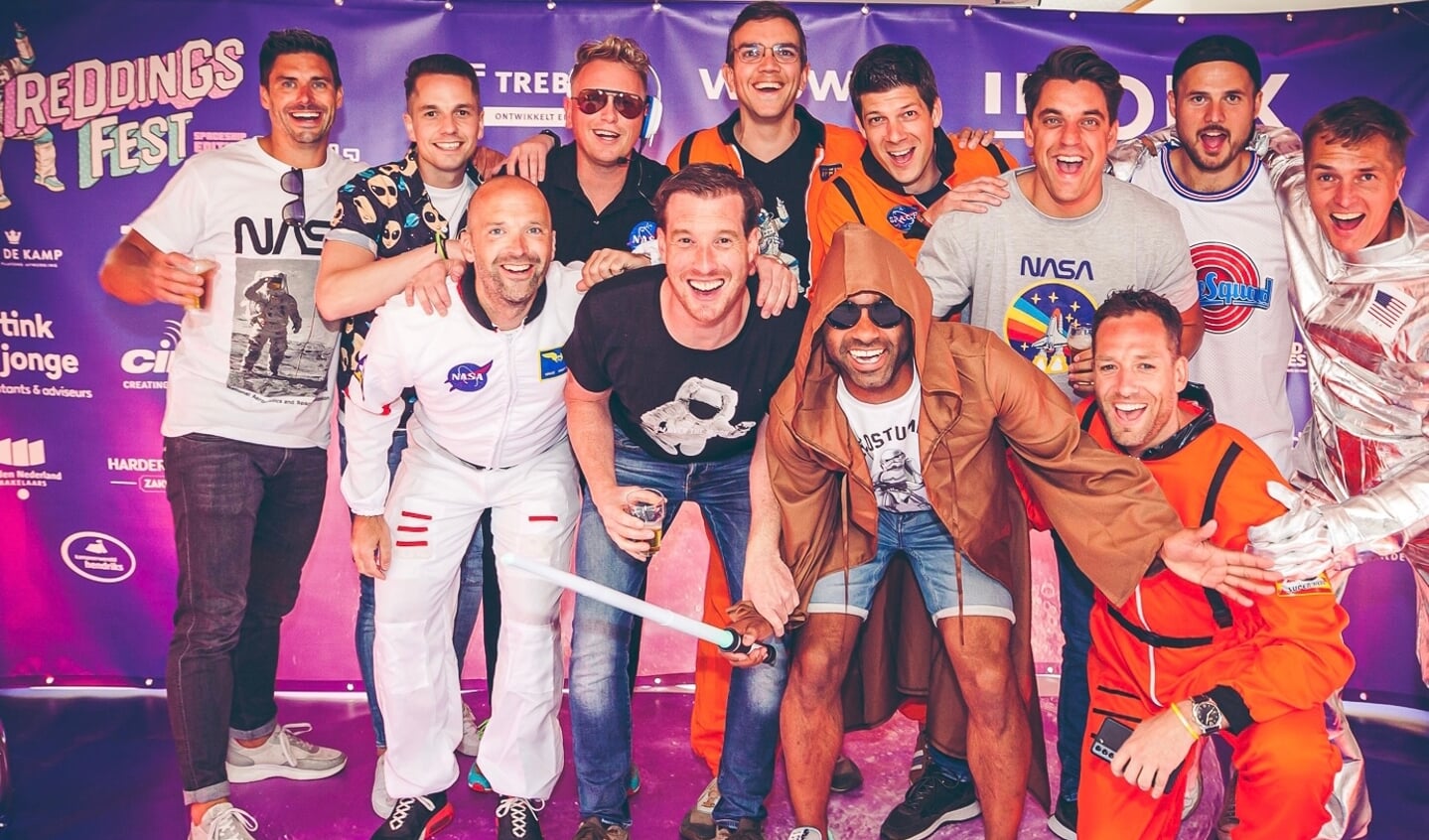 Met de Spaceship Edition koos de organisatie er dit jaar voor om de partyboot om te toveren tot ware space shuttle.