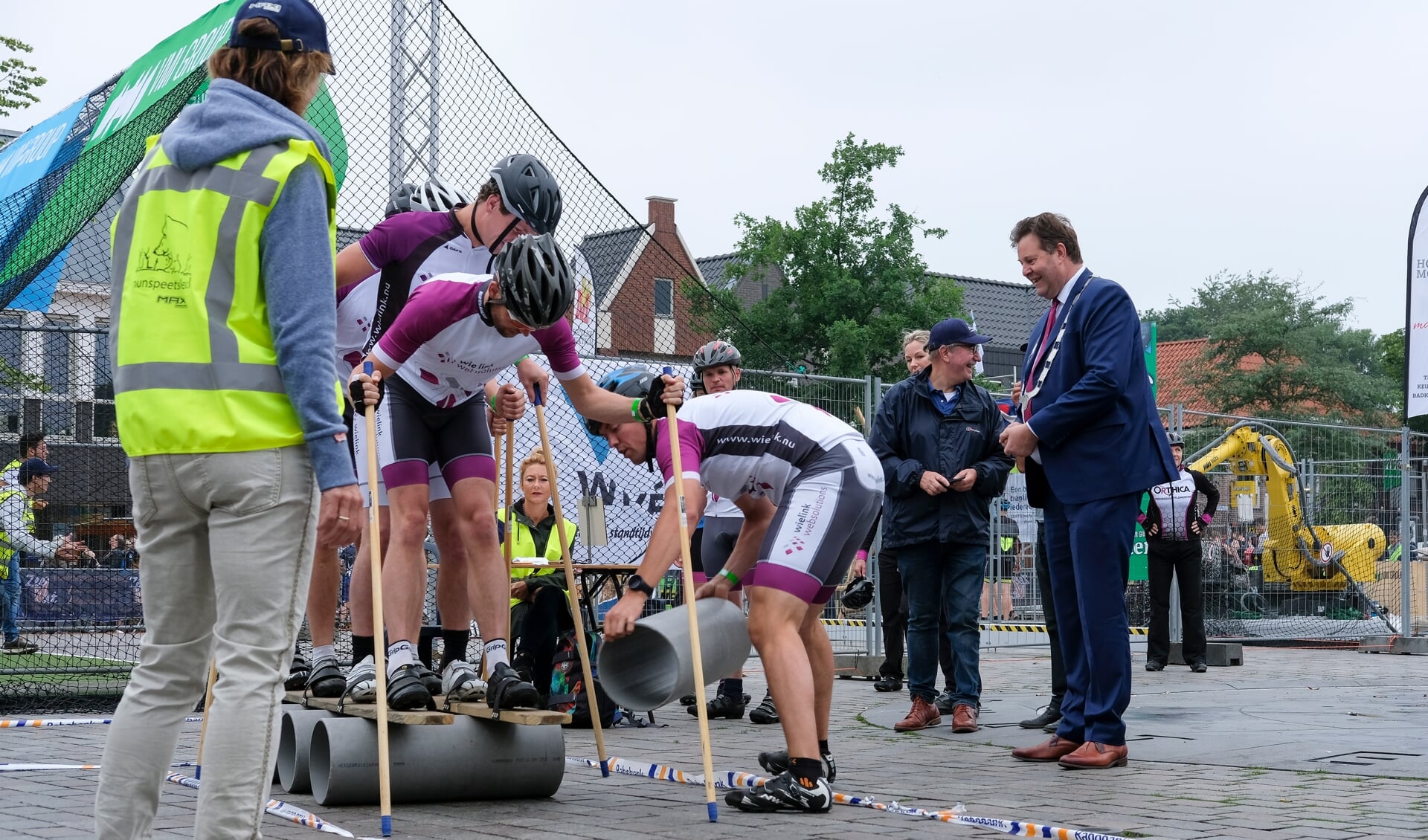 Tijdens de strijd om de Nunspeetse Keiler draait het om sportiviteit, behendigheid, samenwerking en plezier.