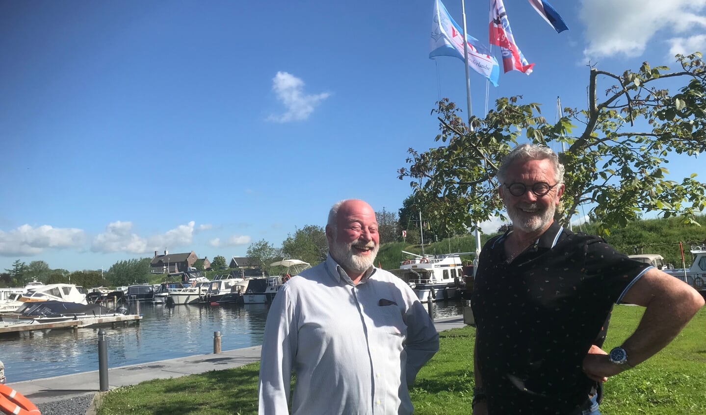 Erik Berendsen en Gerard van Dijk in de Arkelse jachthaven