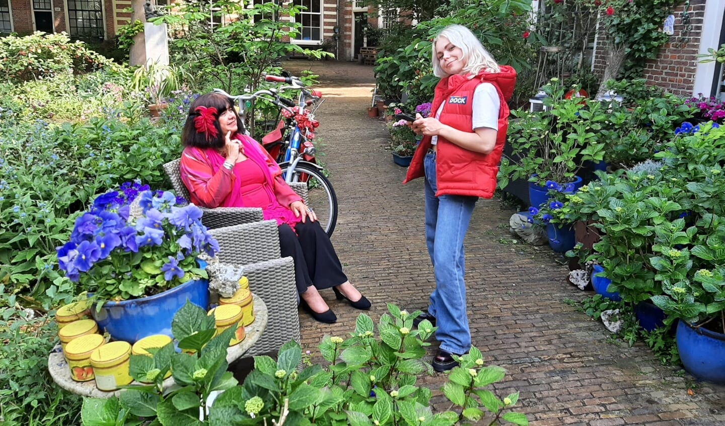 Projectcoördinator van de Lief & Leedstraten Marieke Groenendijk met gangmaker Marianne.