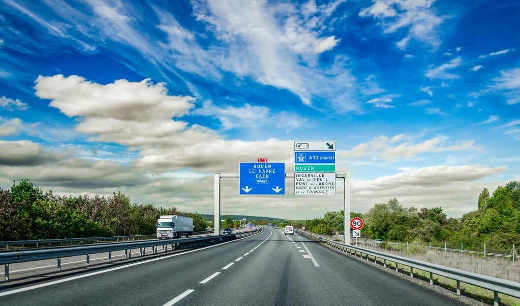 Vignettes obligatoires et routes à péage pour un séjour en voiture en France