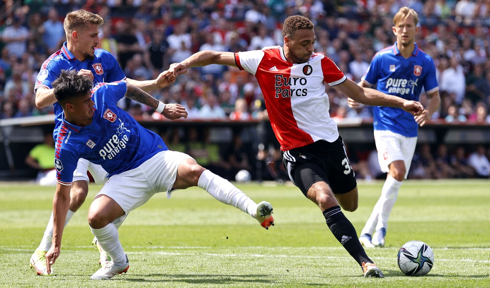 Beeld van de zondag gespeelde wedstrijd Feyenoord-FC Twente.
