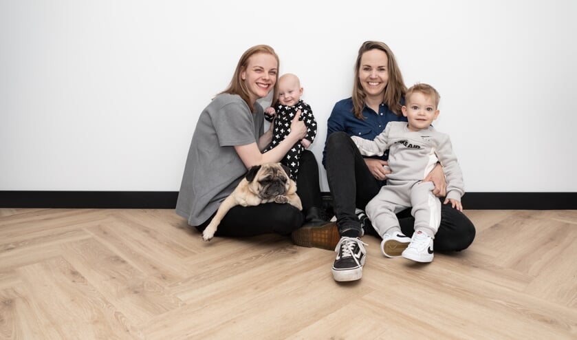 Michelle en Marjolein dragen dezelfde naam, zodat ieder weet dat zij een gezin vormen