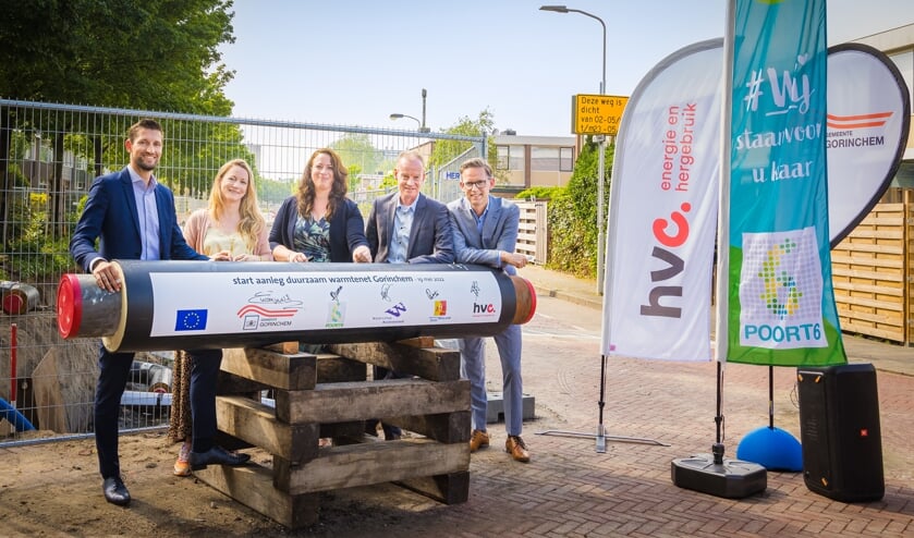 Vlnr wethouder Eelke Kraaijeveld, Marije Buursink van Poort6, heemraad Esther Groenenberg, Rob van de Valk van provincie en Marco van Soerland van HVC