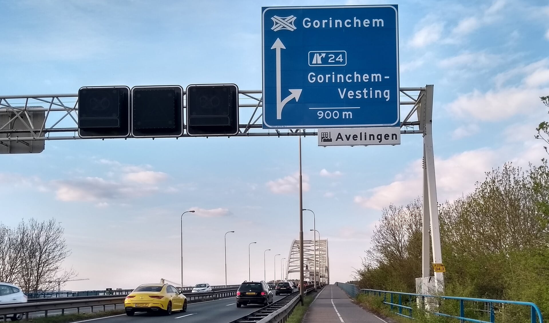 Het nieuwe verkeersbord aan de A27 met de verwijzing naar de Vesting