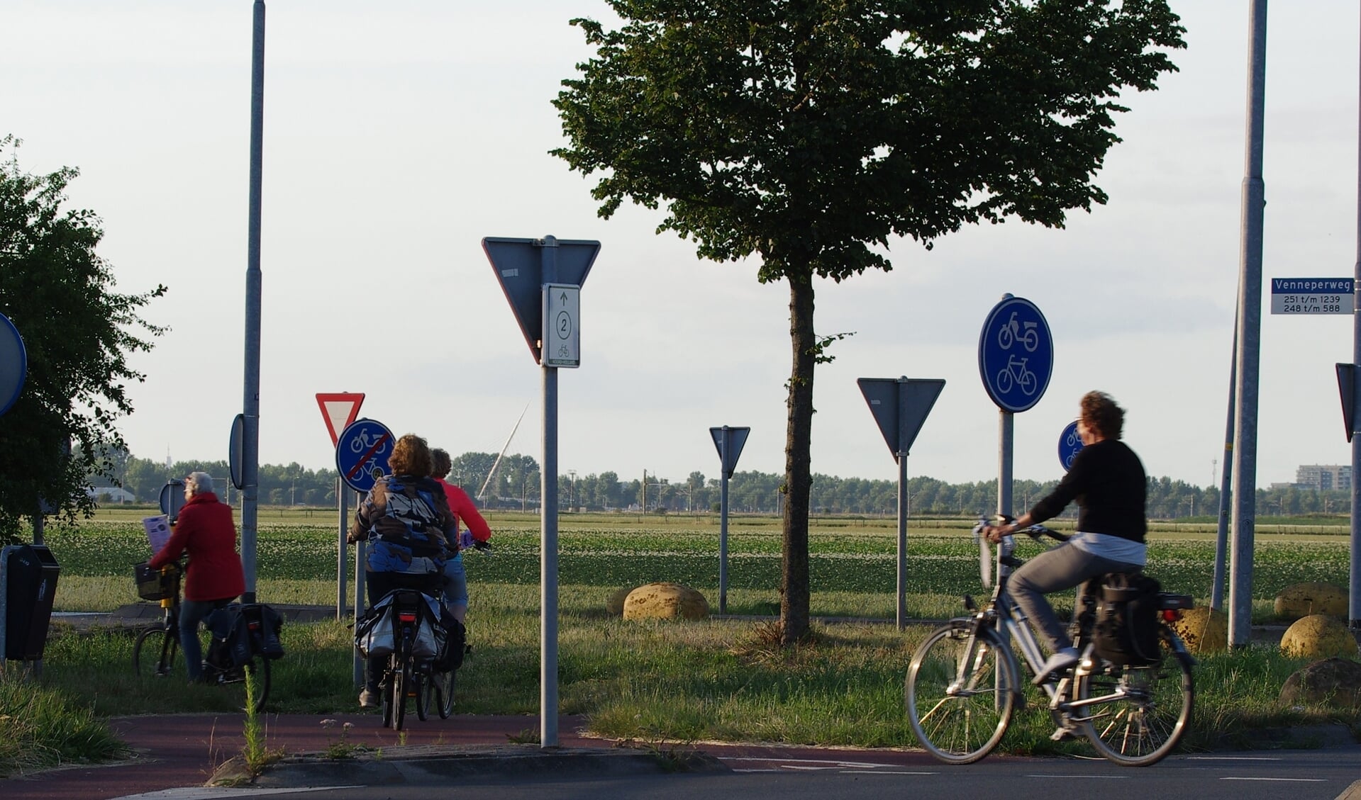 Deelnemers Avond Fiets 4-daagse in de Haarlemmermeer.
