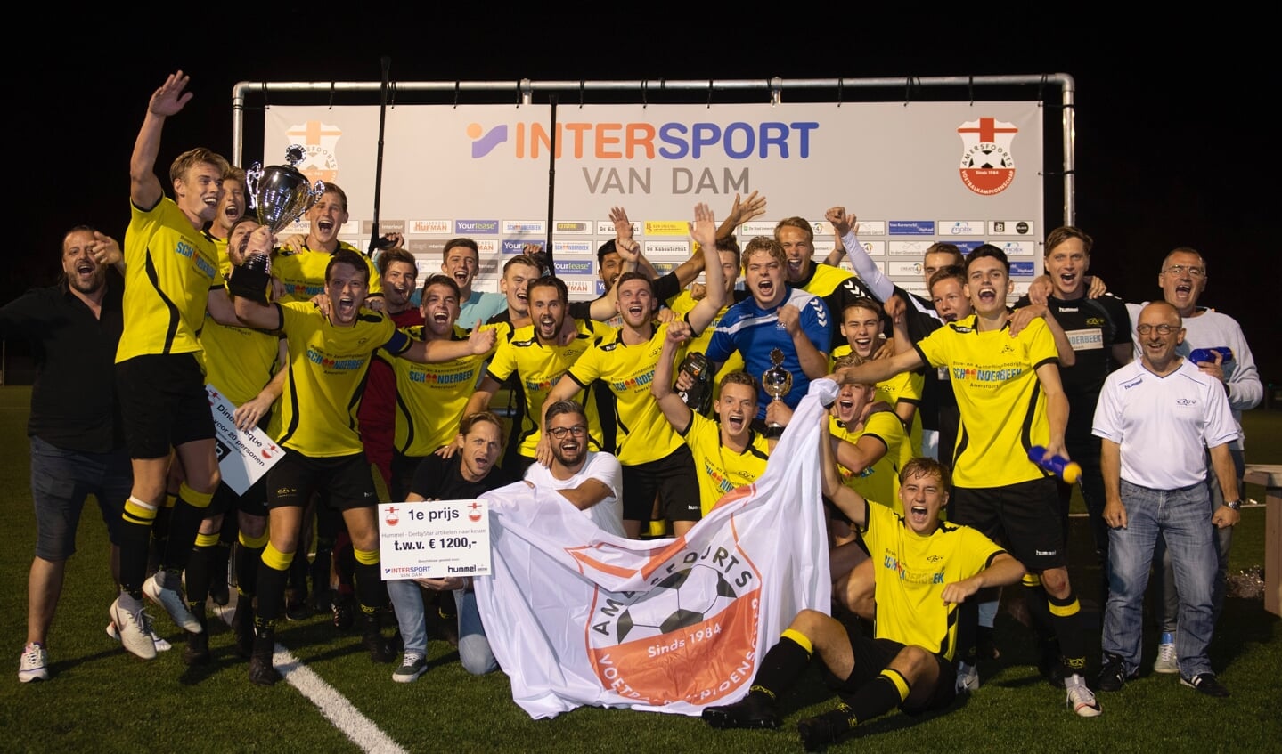 CJVV mocht de titel 'Amersfoort voetbalkampioen' drie jaar dragen vanwege de coronarestricties.