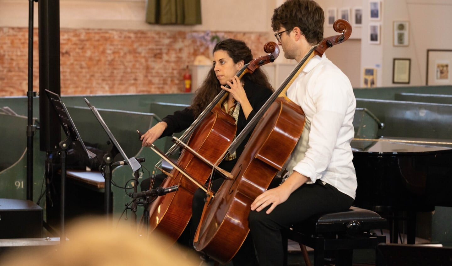 cello duo Noam Staal en Spaanse Berta Garcia 