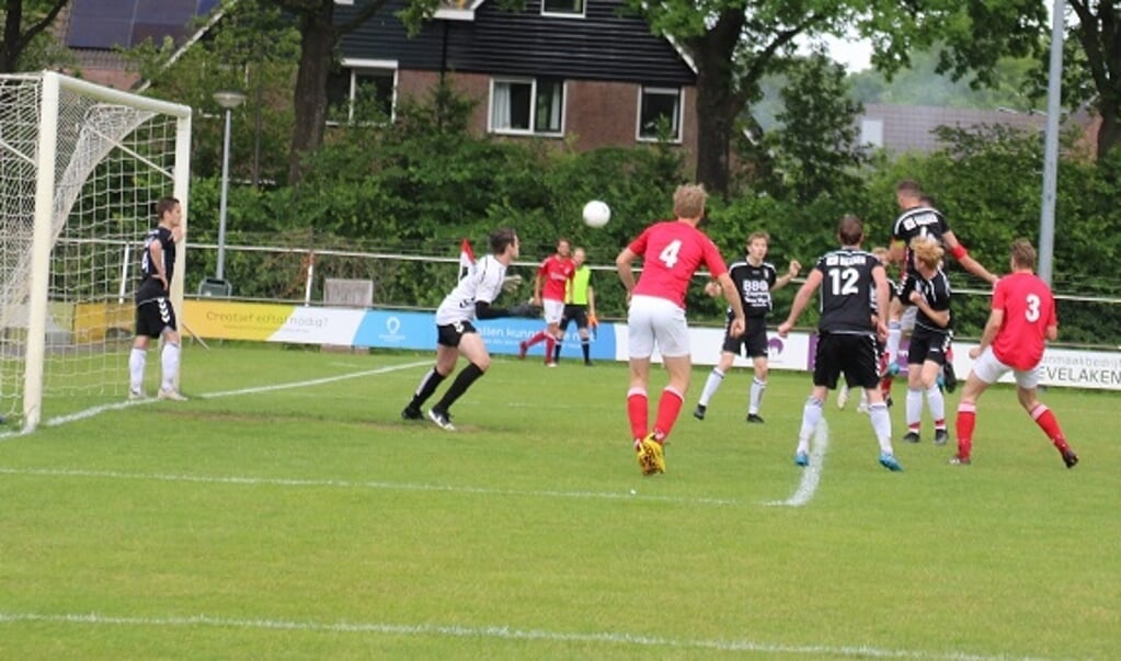 De 3-1 is in de maak en daarmee de winst van de derde periodetitel