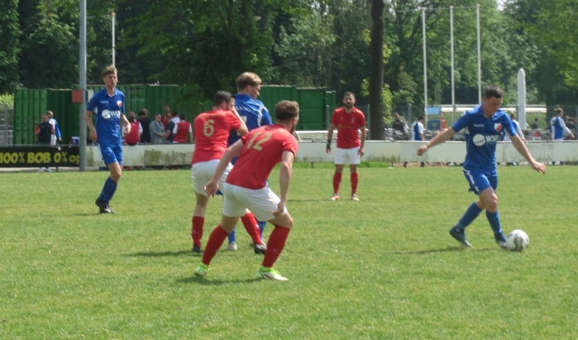 Collin de Kok in balbezit tegen DFC