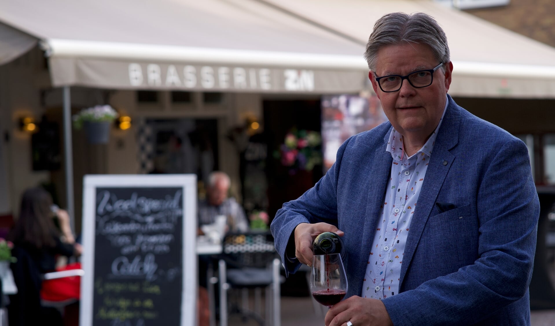 Uitbater Bart Schuitenmaker van Brasserie ZiN lanceert onder zijn nieuwe onderneming Zin-in-wijn een nieuw concept.