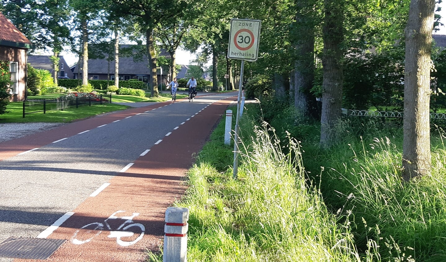 De Hamersveldseweg is een 30-kilometerzone. Maar bewoners spreken van een racebaan: 'Het is hier linke soep.'