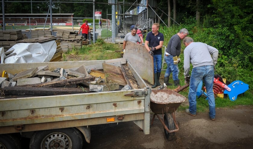 Opruimen van sloopmaterialen