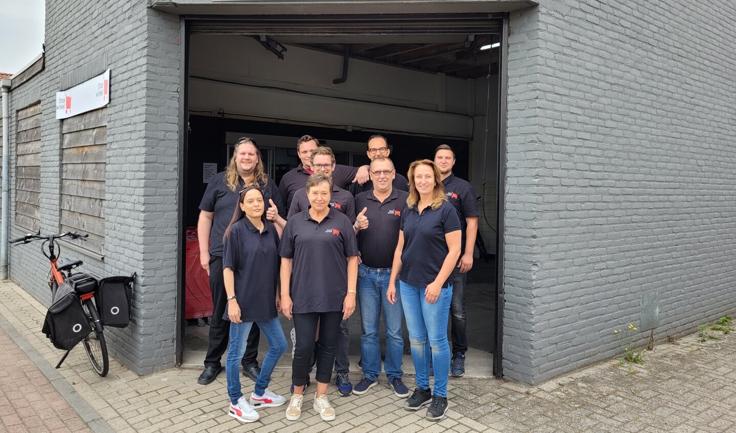 Het personeel van Onze Winkel stond maandagmorgen al vroeg paraat!