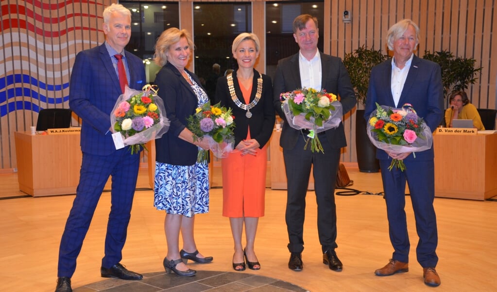 V.l.n.r.: Hans Buijtelaar, Wil Kosterman, Iris Meerts, Jeroen Brouwer en Jan Kuiper