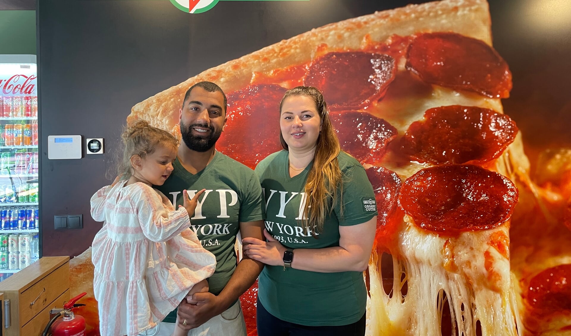 Arjen en Anne Swart hebben op 2 mei in Ermelo een vestiging van New York Pizza geopend.