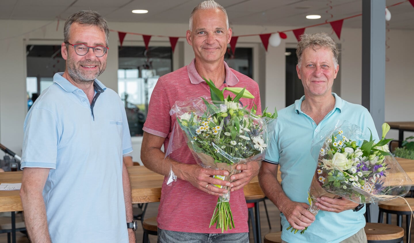 Voorzitter Wim Jansen (l.), Henk Kallenkoot (m.) en Guido van Keulen.