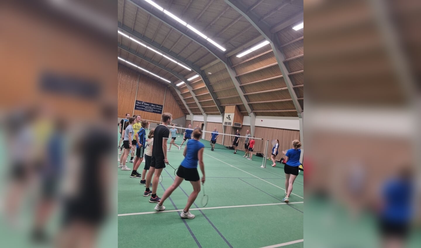 Badmintontoernooitje met als afsluiter ‘Rondom het net’.