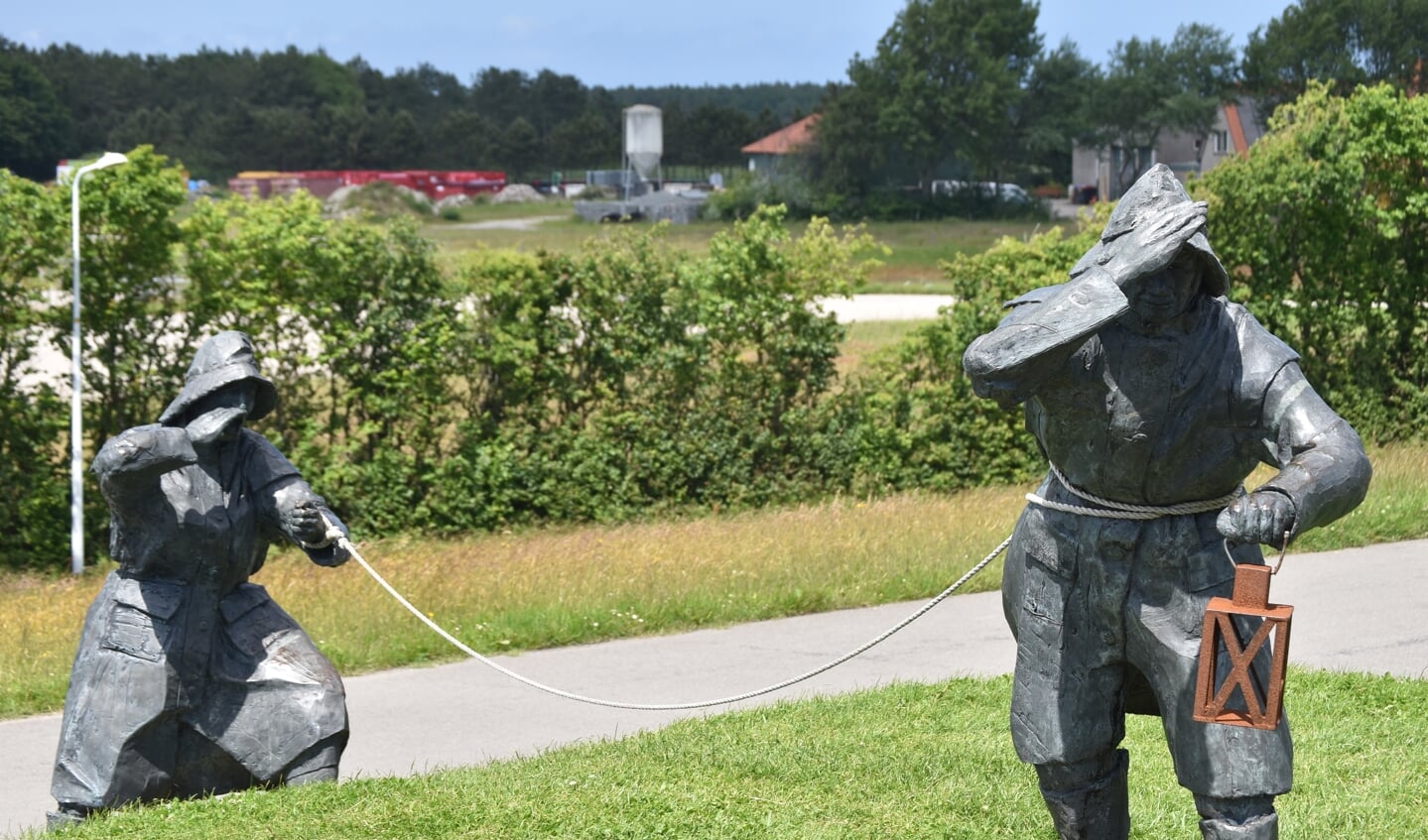 ,,Dit kunstwerk, een monument van de dijkbewaking, spreekt voor zich en staat op de dijk in de buurt van Nes op Ameland. De foto is gemaakt op 12 juni 2022.