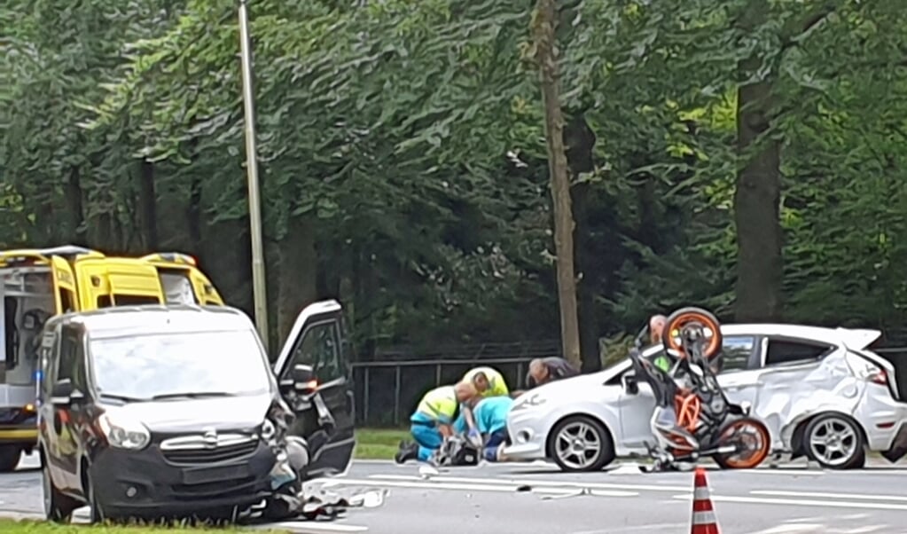 Motorrijder Ernstig Gewond Bij Gecompliceerd Ongeluk In Soesterberg ...